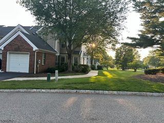253 Laurel Ct, Readington Twp., NJ 08889