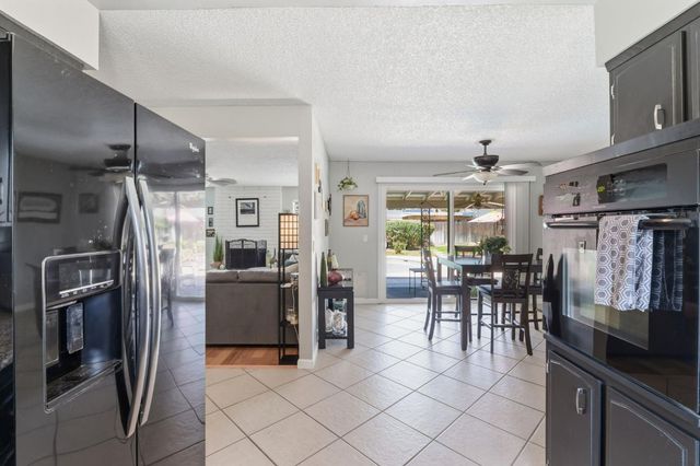 1741 Robinwood Avenue, Clovis, CA 93611
