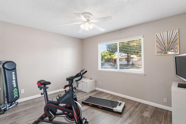 1741 Robinwood Avenue, Clovis, CA 93611