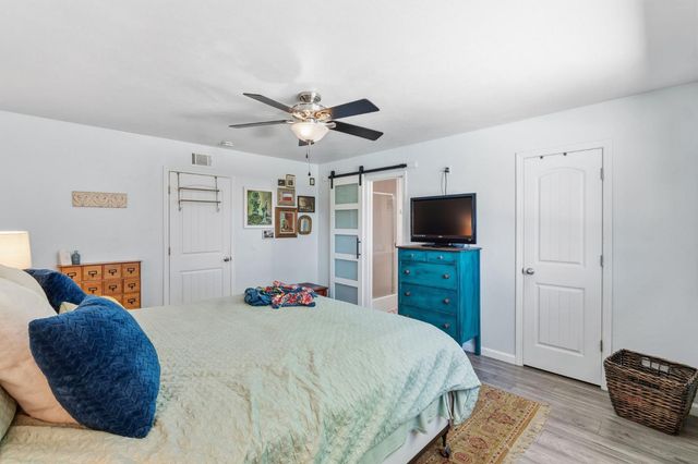 1741 Robinwood Avenue, Clovis, CA 93611