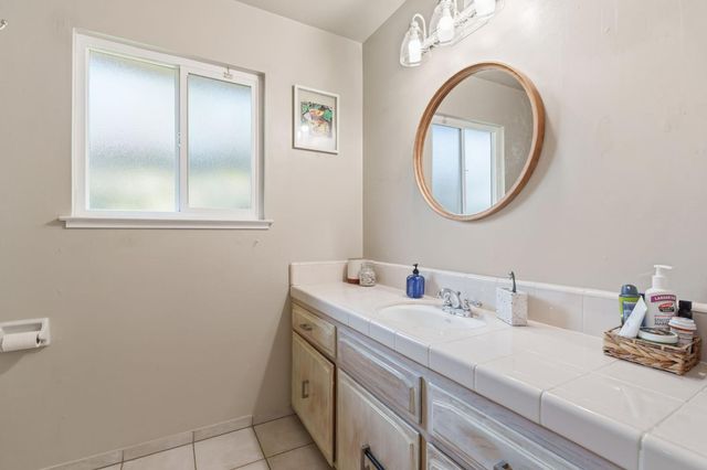 1741 Robinwood Avenue, Clovis, CA 93611