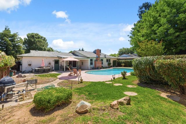 1741 Robinwood Avenue, Clovis, CA 93611