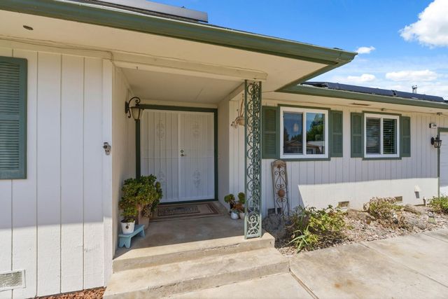 1741 Robinwood Avenue, Clovis, CA 93611