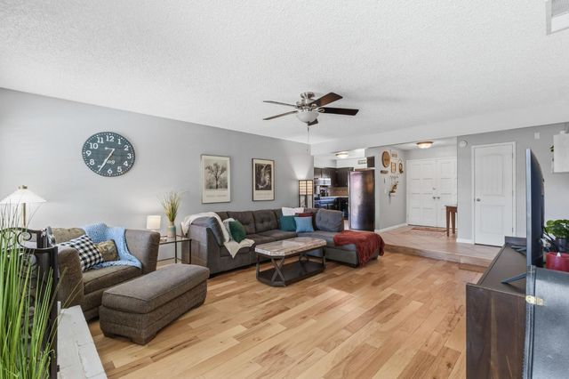 1741 Robinwood Avenue, Clovis, CA 93611