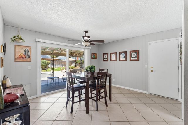 1741 Robinwood Avenue, Clovis, CA 93611
