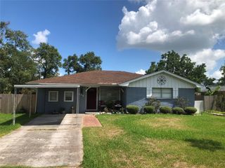 306 Crescent View Street, La Porte, TX 77571
