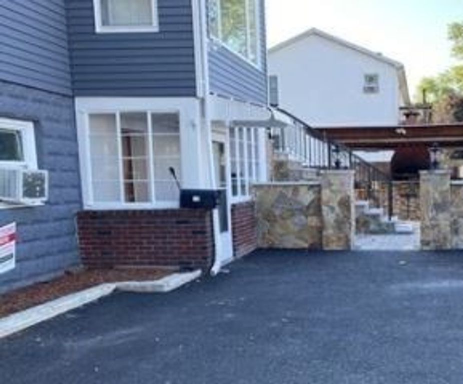 77 Bristow St 1, Saugus, MA 01906