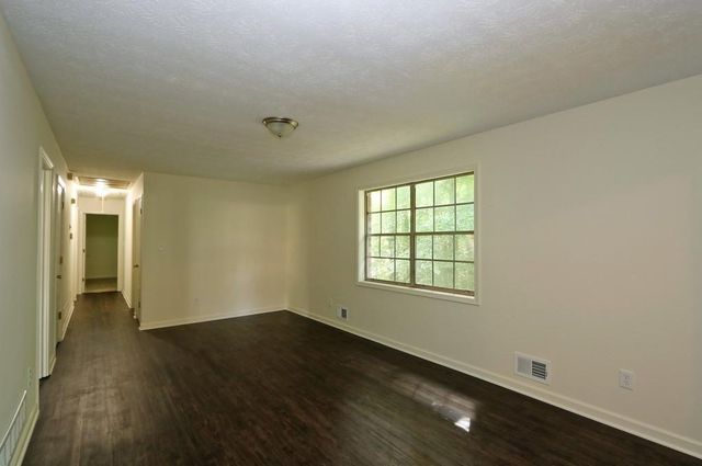 4215 Fawn Lane SE, Smyrna, GA 30082