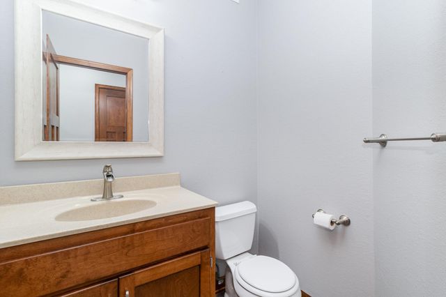 605 Heritage Trail NE, New Prague, MN 56071