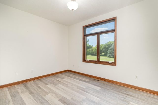 605 Heritage Trail NE, New Prague, MN 56071