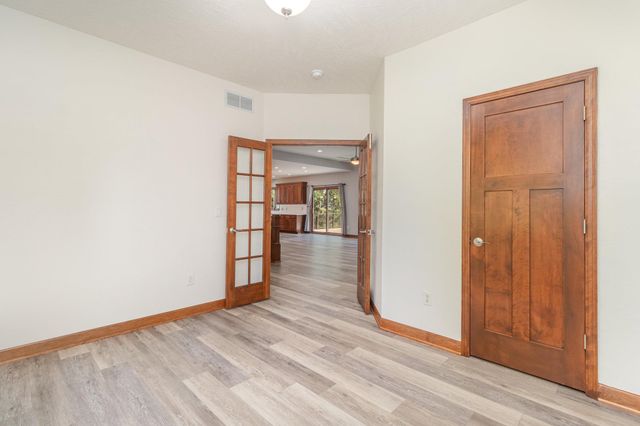 605 Heritage Trail NE, New Prague, MN 56071