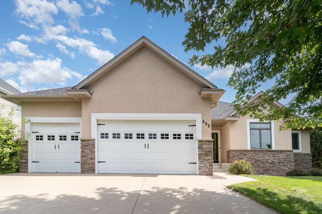 605 Heritage Trail NE, New Prague, MN 56071