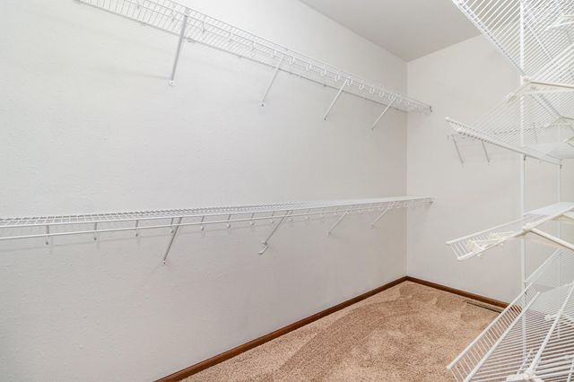 605 Heritage Trail NE, New Prague, MN 56071