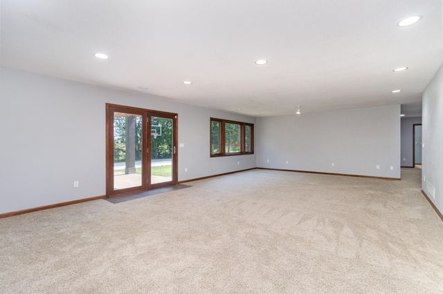 605 Heritage Trail NE, New Prague, MN 56071