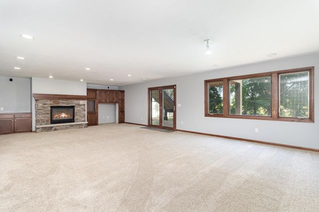 605 Heritage Trail NE, New Prague, MN 56071