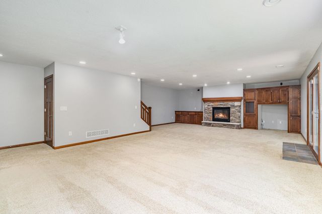 605 Heritage Trail NE, New Prague, MN 56071