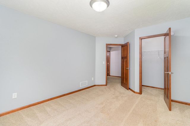 605 Heritage Trail NE, New Prague, MN 56071