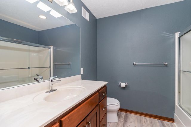 605 Heritage Trail NE, New Prague, MN 56071