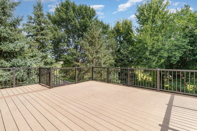 605 Heritage Trail NE, New Prague, MN 56071