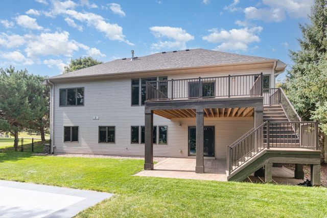 605 Heritage Trail NE, New Prague, MN 56071