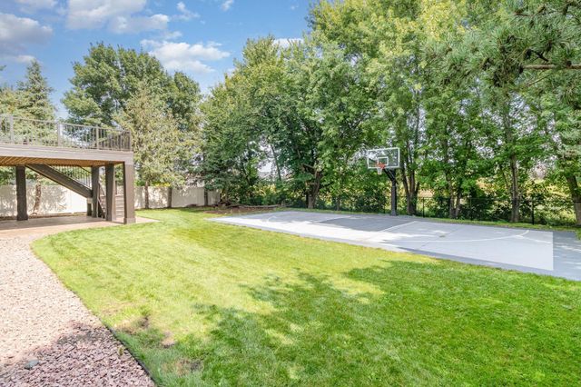 605 Heritage Trail NE, New Prague, MN 56071