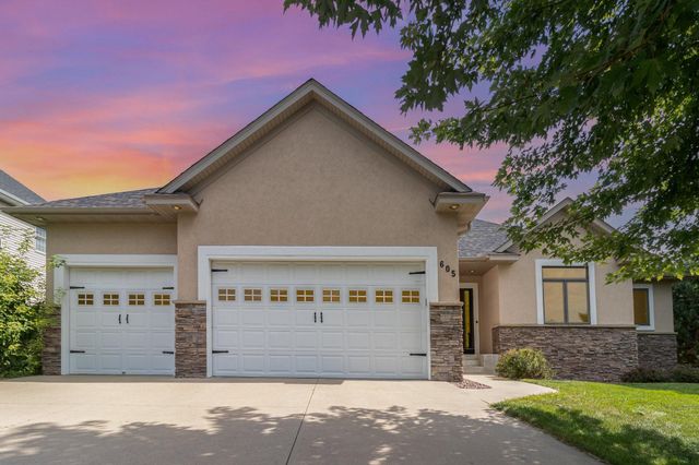 605 Heritage Trail NE, New Prague, MN 56071