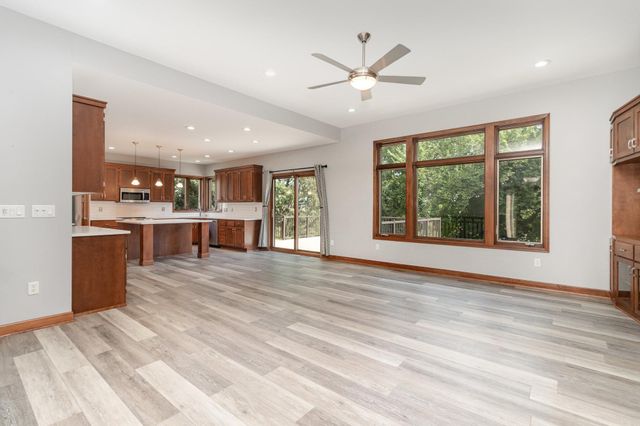 605 Heritage Trail NE, New Prague, MN 56071