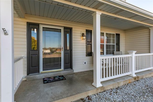 742 Oak Leaf Bluff Drive, St Charles, MO 63304