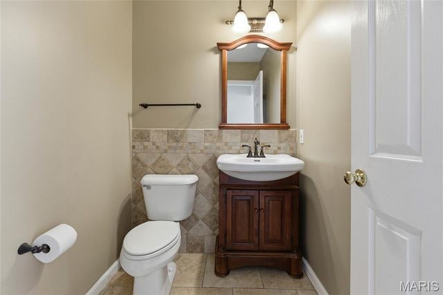 742 Oak Leaf Bluff Drive, St Charles, MO 63304