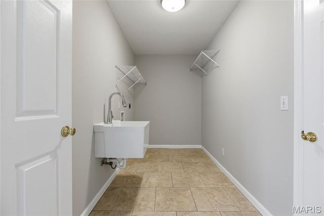 742 Oak Leaf Bluff Drive, St Charles, MO 63304