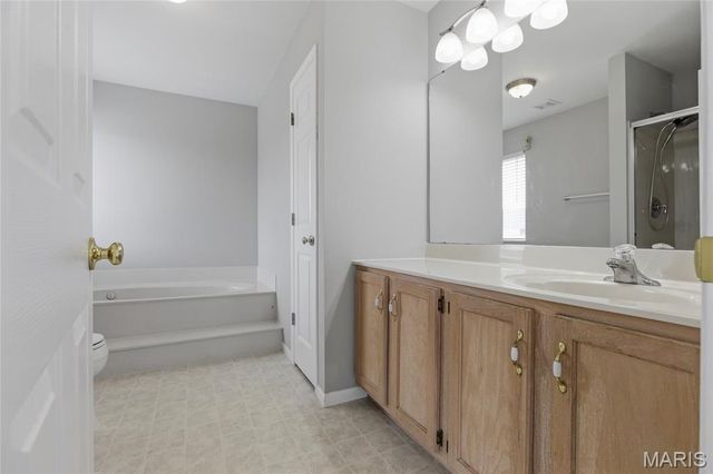 742 Oak Leaf Bluff Drive, St Charles, MO 63304