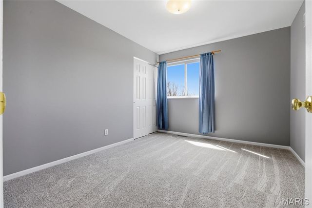 742 Oak Leaf Bluff Drive, St Charles, MO 63304