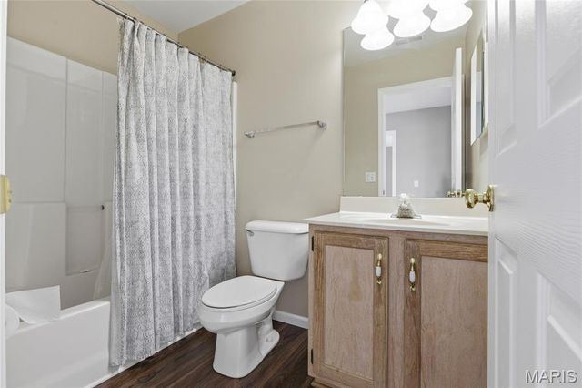 742 Oak Leaf Bluff Drive, St Charles, MO 63304