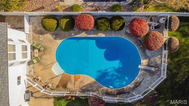 742 Oak Leaf Bluff Drive, St Charles, MO 63304