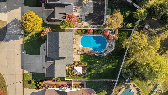 742 Oak Leaf Bluff Drive, St Charles, MO 63304