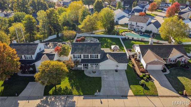 742 Oak Leaf Bluff Drive, St Charles, MO 63304