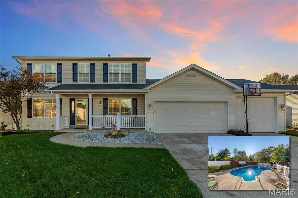 742 Oak Leaf Bluff Drive, St Charles, MO 63304