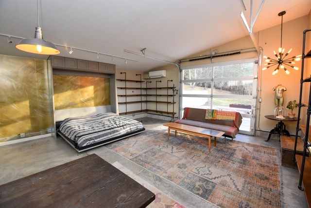 7058 E Farm Road 132, Springfield, MO 65802