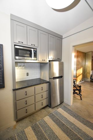 7058 E Farm Road 132, Springfield, MO 65802