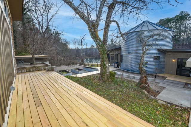 7058 E Farm Road 132, Springfield, MO 65802