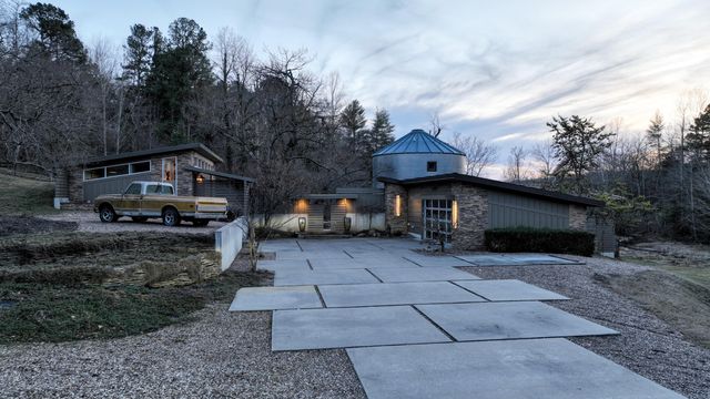 7058 E Farm Road 132, Springfield, MO 65802