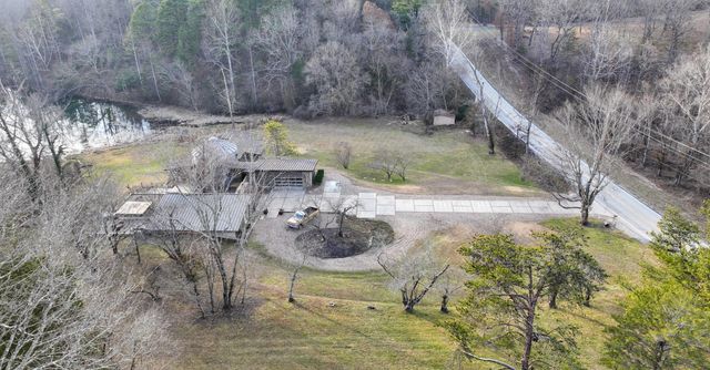 7058 E Farm Road 132, Springfield, MO 65802