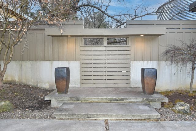 7058 E Farm Road 132, Springfield, MO 65802