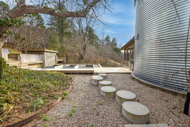 7058 E Farm Road 132, Springfield, MO 65802