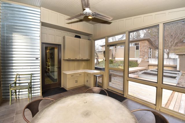 7058 E Farm Road 132, Springfield, MO 65802