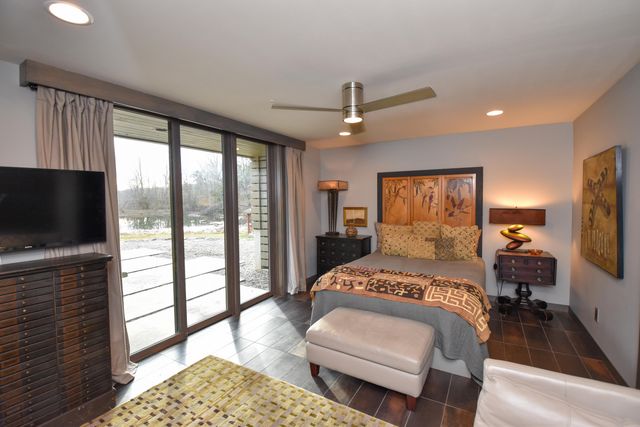 7058 E Farm Road 132, Springfield, MO 65802