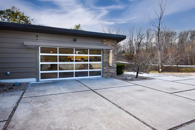 7058 E Farm Road 132, Springfield, MO 65802