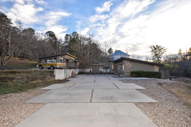 7058 E Farm Road 132, Springfield, MO 65802