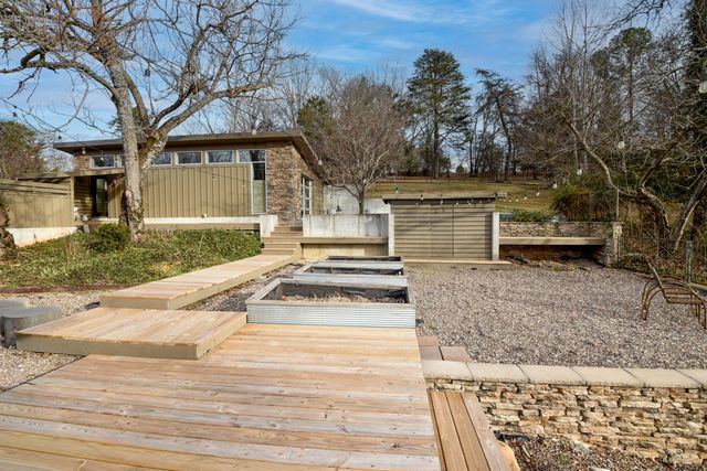 7058 E Farm Road 132, Springfield, MO 65802