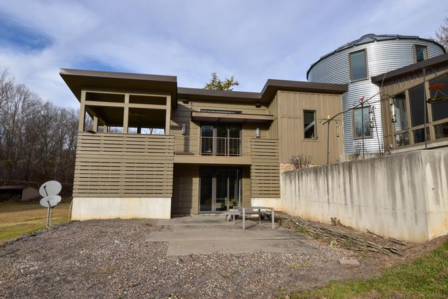 7058 E Farm Road 132, Springfield, MO 65802